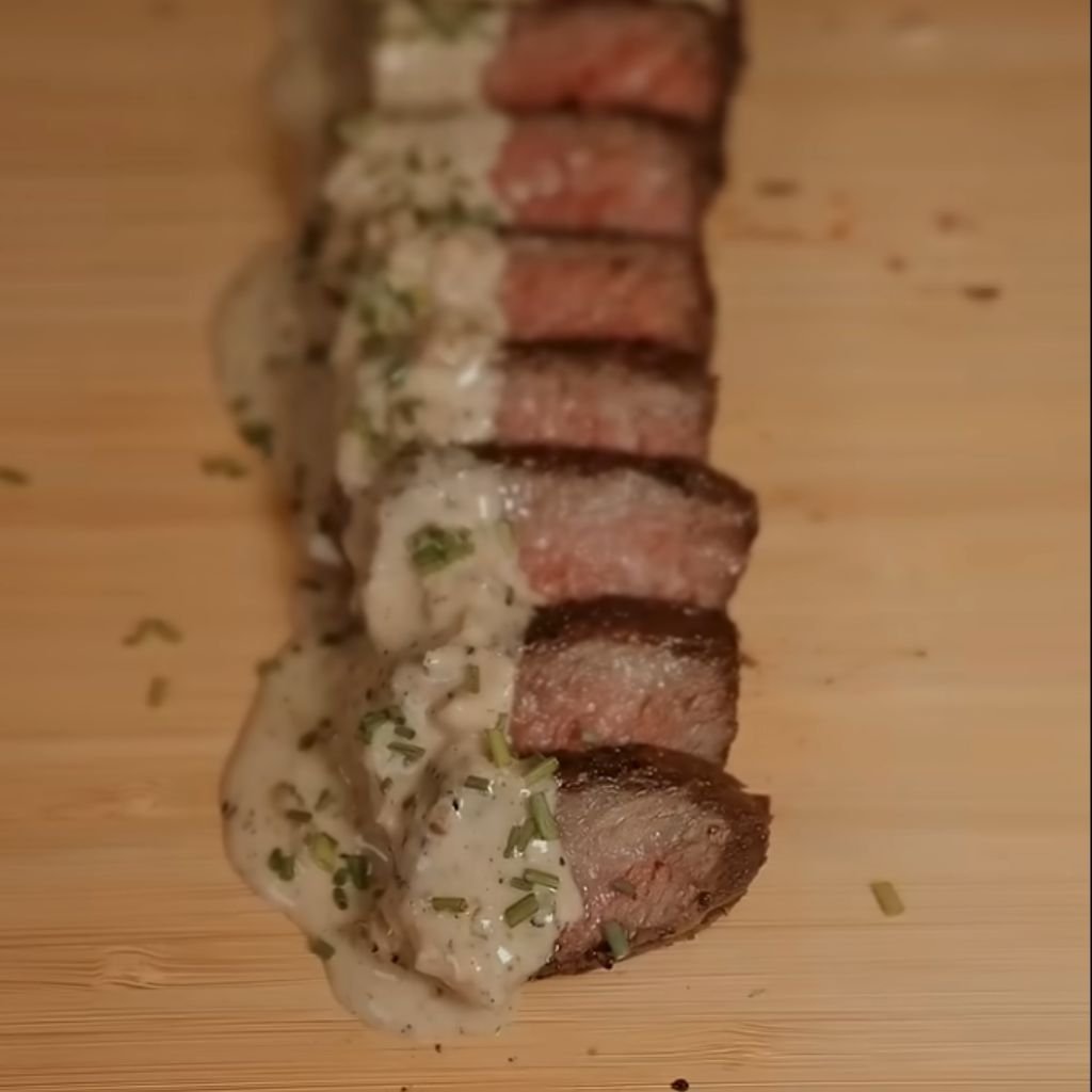 Peppercorn Steak with Cream Sauce